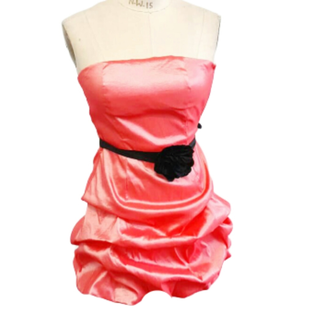 G.L.A.M strapless cocktail/party dress